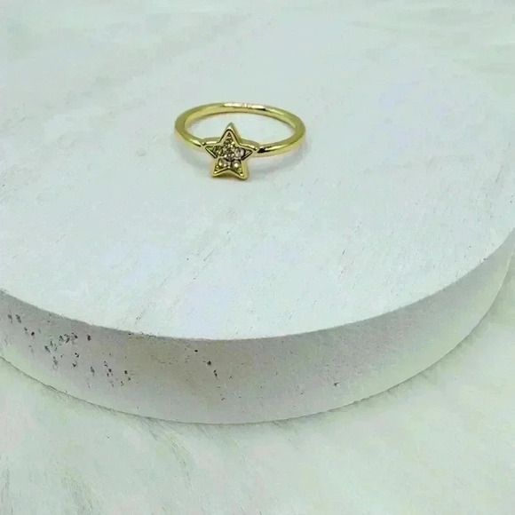 Dainty Chic Sparkly Star Promise Ring Size 6 - Picture 6 of 7